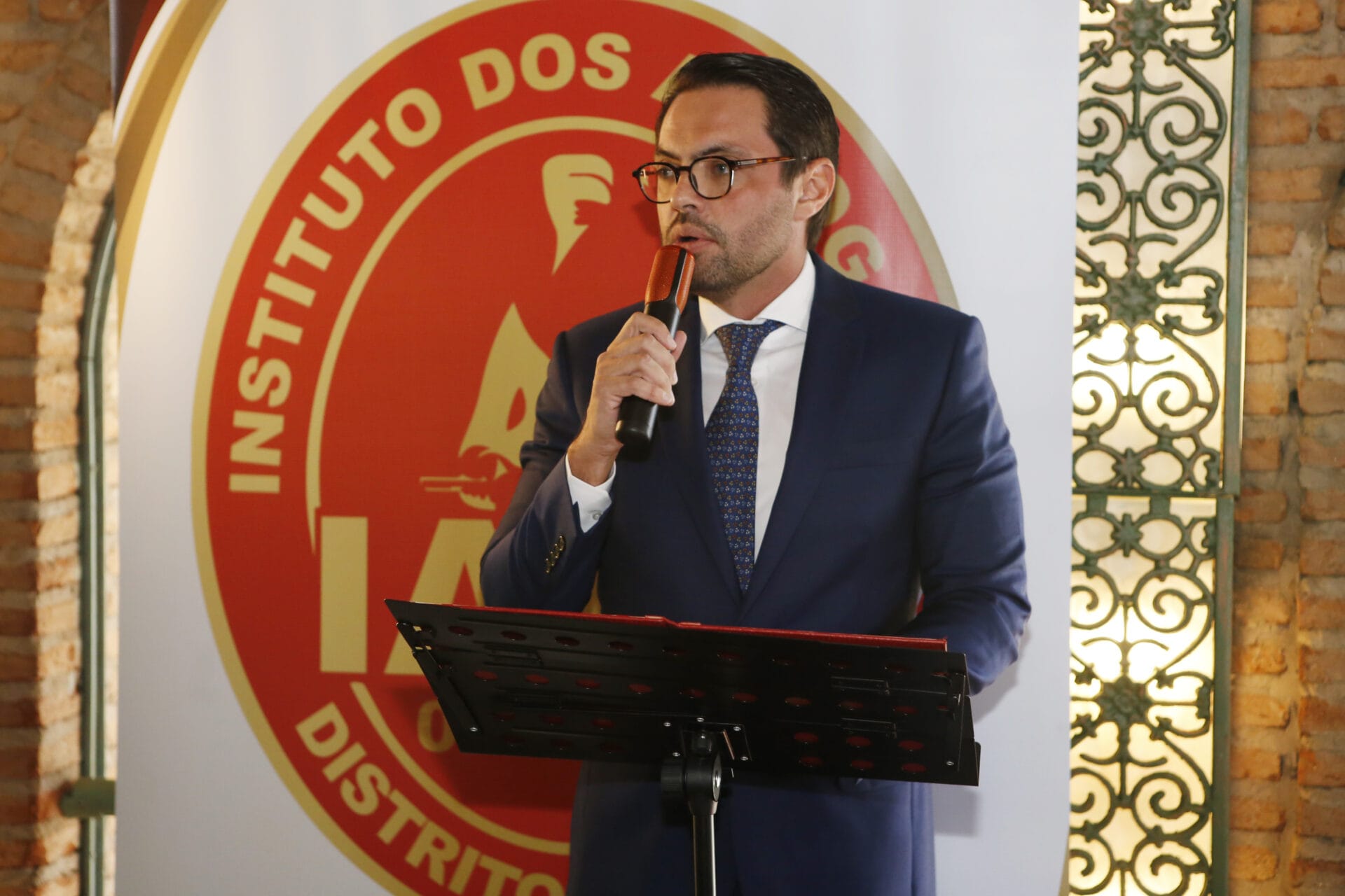 Almoço Cultural IADF | Neoconstitucionalismo e o Fim do Estado de Direito